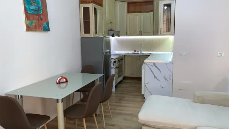 Tirane, jepet me qera apartament 2+1 Kati 2, 90 m² 650 € (VASIL SHANTO)
