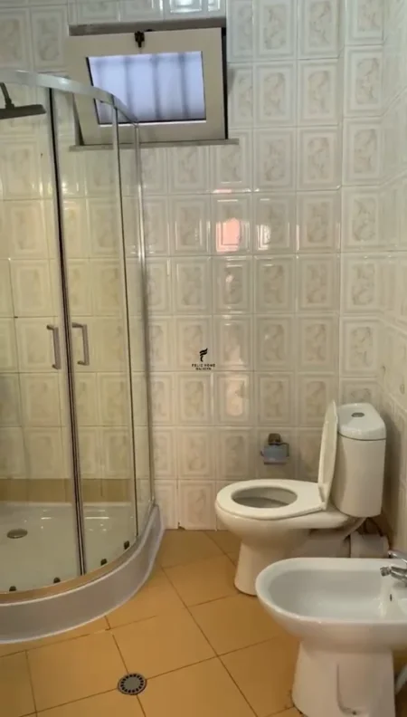 Tirane, jepet me qera apartament 2+1 Kati 2, 90 m² 650 € (VASIL SHANTO)