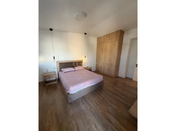 Tirane, jepet me qera apartament 1+1 Kati 7, 48 m² 600 € (Deliorgji)