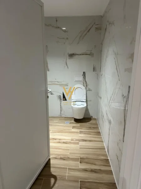 Tirane, jepet me qera zyre Kati 2, 34 m² 550 € (DONIKA CENTER)