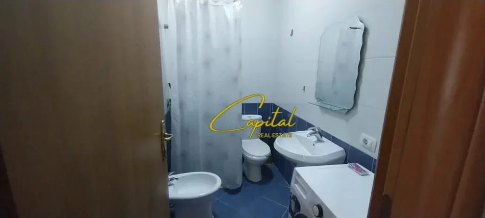 Tirane, jepet me qera apartament 1+1 Kati 3, 60 m² 520 € (RRUGA E ELBASANIT)