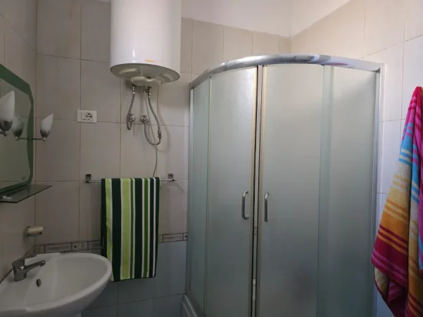 Tirane, jepet me qera apartament 2+1+2, Kati 3, 100 m² 650 € (Rruga Siri Kodra)