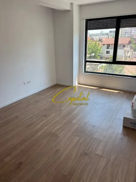Tirane, jepet me qera apartament 1+1 Kati 3, 59 m² 400 € (5 MAJI)