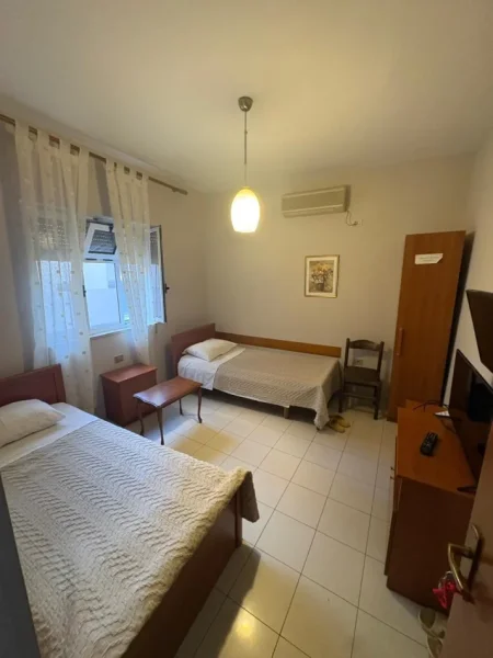 Tirane, jepet me qera apartament 2+1 Kati 2, 60 m² 400 € (Selvia)