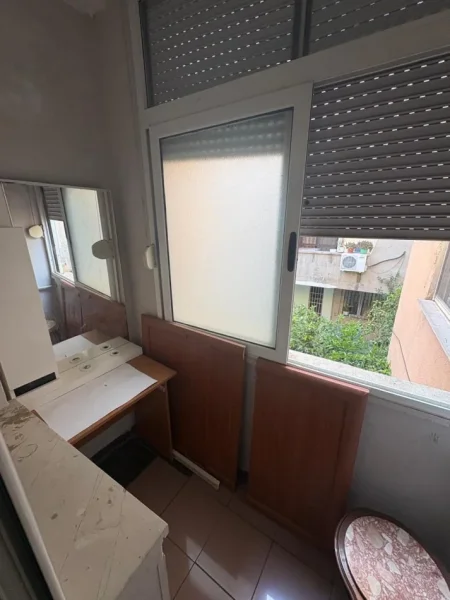 Tirane, jepet me qera apartament 2+1 Kati 2, 60 m² 400 € (Selvia)