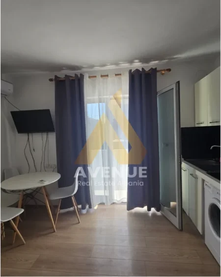 Tirane, jepet me qera garsonier 1+1 Kati 4, 38 m² 440 € (KRYQËZIM 21 DHJETORIT)