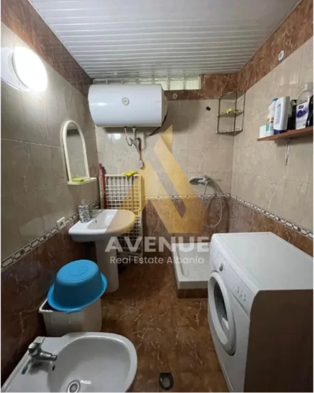 Tirane, jepet me qera apartament 1+1 Kati 4, 50 m² 550 € (MYSLYM SHYRI, PRANE BIG MARKET, TIRANË)