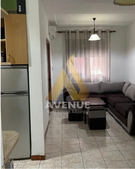 Tirane, jepet me qera apartament 1+1 Kati 4, 50 m² 550 € (MYSLYM SHYRI, PRANE BIG MARKET, TIRANË)