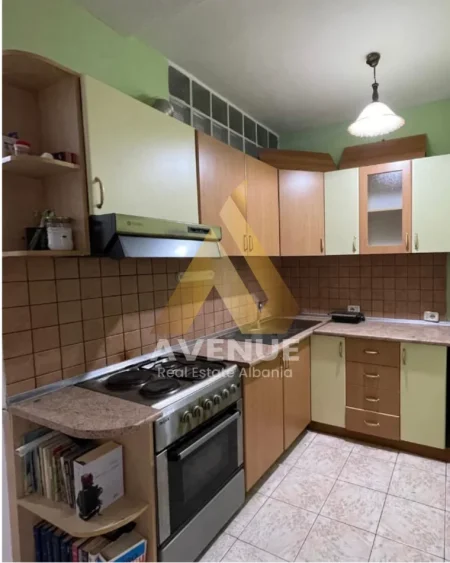 Tirane, jepet me qera apartament 1+1 Kati 4, 50 m² 550 € (MYSLYM SHYRI, PRANE BIG MARKET, TIRANË)
