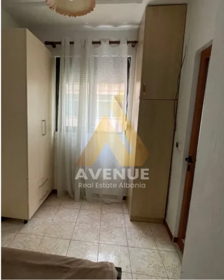 Tirane, jepet me qera apartament 1+1 Kati 4, 50 m² 550 € (MYSLYM SHYRI, PRANE BIG MARKET, TIRANË)