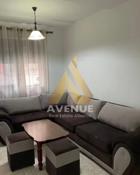 Tirane, jepet me qera apartament 1+1 Kati 4, 50 m² 550 € (MYSLYM SHYRI, PRANE BIG MARKET, TIRANË)