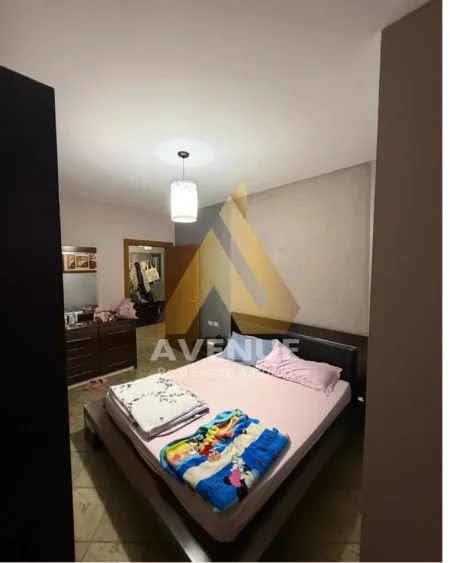 Tirane, jepet me qera apartament 2+1 Kati 5, 75 m² 600 € (RRUGA E KAVAJËS, PRANË SQUARE 21 DHJETORI, TIRANE)
