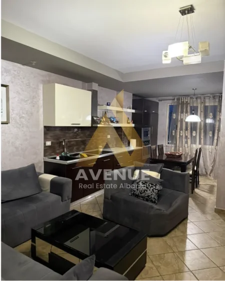 Tirane, jepet me qera apartament 2+1 Kati 5, 75 m² 600 € (RRUGA E KAVAJËS, PRANË SQUARE 21 DHJETORI, TIRANE)