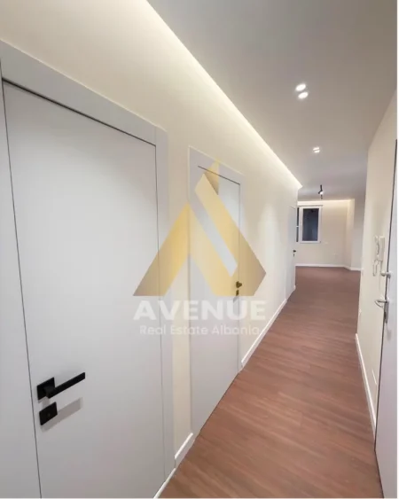 Tirane, shitet apartament 2+1 Kati 5, 79 m² 190.000 € (BULEVARDI “ZHAN D’ARK”, PRANË MATERNITETIT TË RI)