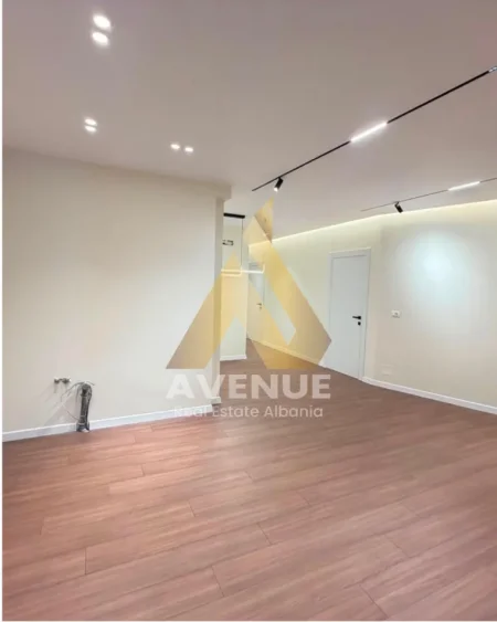 Tirane, shitet apartament 2+1 Kati 5, 79 m² 190.000 € (BULEVARDI “ZHAN D’ARK”, PRANË MATERNITETIT TË RI)
