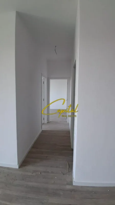 Tirane, jepet me qera apartament 2+1 Kati 5, 100 m² 500 € (5 MAJI)
