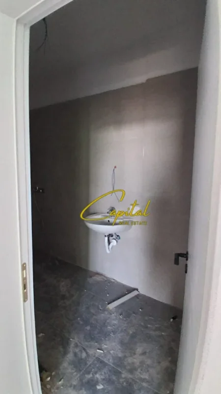 Tirane, jepet me qera apartament 2+1 Kati 5, 100 m² 500 € (5 MAJI)