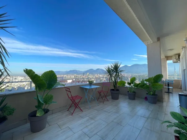 Apartament 3+1 në Shitje pranë Kopshtit Botanik me Parkim dhe Pamje Panoramike