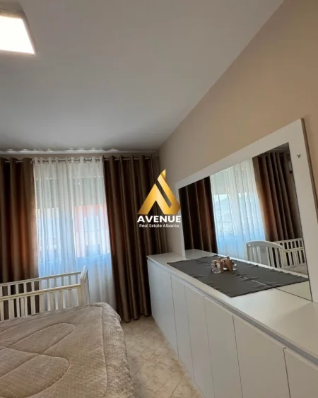 Tirane, jepet me qera apartament 2+1 Kati 9, 850 € (21 DHJETORI, TEK SUPERMARKET JOENA, TIRANE)