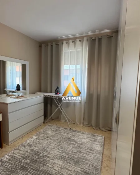 Tirane, jepet me qera apartament 2+1 Kati 9, 850 € (21 DHJETORI, TEK SUPERMARKET JOENA, TIRANE)