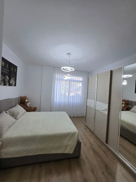 Tirane, jepet me qera apartament 1+1+Ballkon Kati 3, 74 m² 450 € 