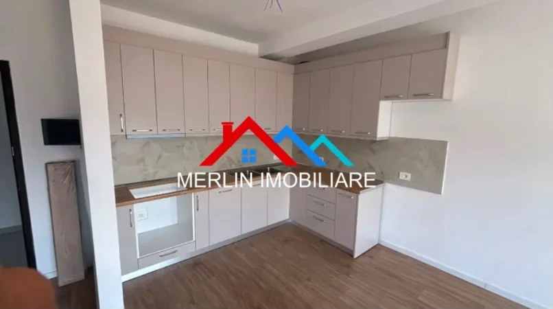 Tirane, jepet me qera apartament 1+1+Ballkon Kati 3, 59 m² 425 € (RRUGA 5 MAJI)