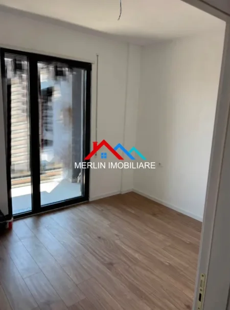 Tirane, jepet me qera apartament 1+1+Ballkon Kati 3, 59 m² 425 € (RRUGA 5 MAJI)
