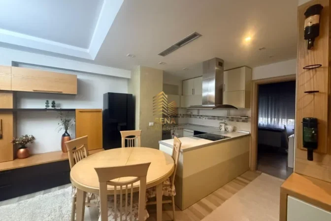 Tirane, jepet me qera apartament 2+1+Ballkon Kati 2, 95 m² 650 € (Bulevardi i Ri)