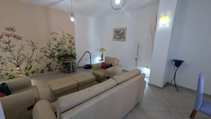 Me Qira 1+1+Aneks+Ballkon , 98 m² 695€/muaj (Rruga Kosovareve)