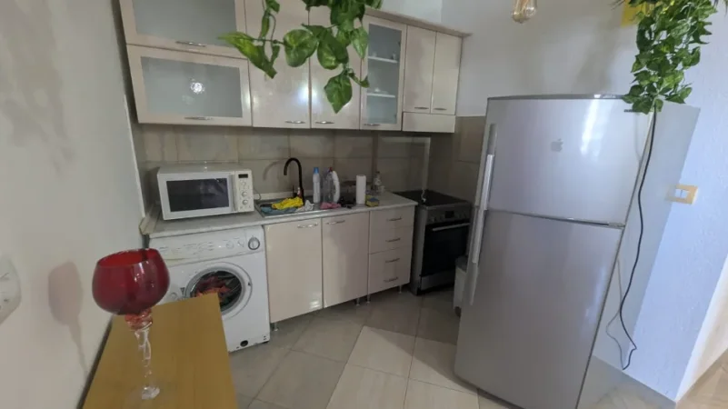 Me Qira 1+1+Aneks+Ballkon , 98 m² 695€/muaj (Rruga Kosovareve)