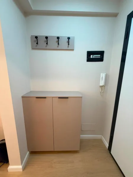 Tirane, jepet me qera apartament 1+1 Kati 2, 50 m² 600 € (Brryli)