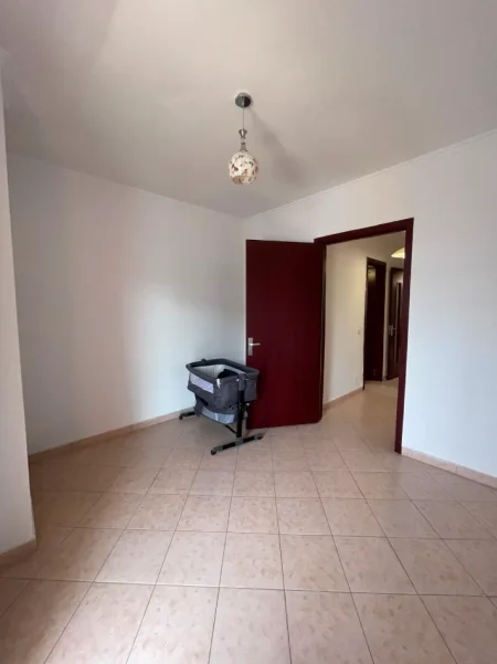 Tirane, shitet apartament 2+1+Ballkon Kati 7, 98 m² 140.000 € (Astir)