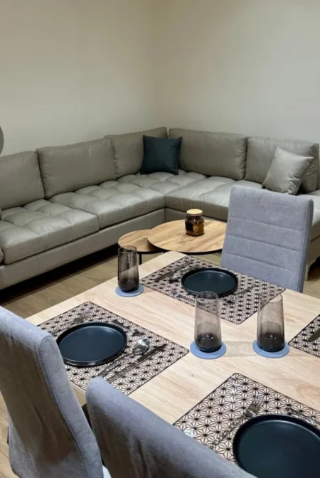 Tirane, jepet me qera apartament 2+1 Kati 2, 70 m² 700 € (BULEVARDI BAJRAM CURRI)