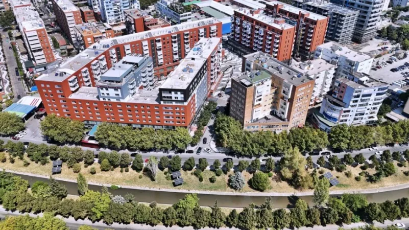 Tirane, jepet me qera zyre Kati 5, 1.000 m² 16.000 € (Kompleksi Delijorgji)