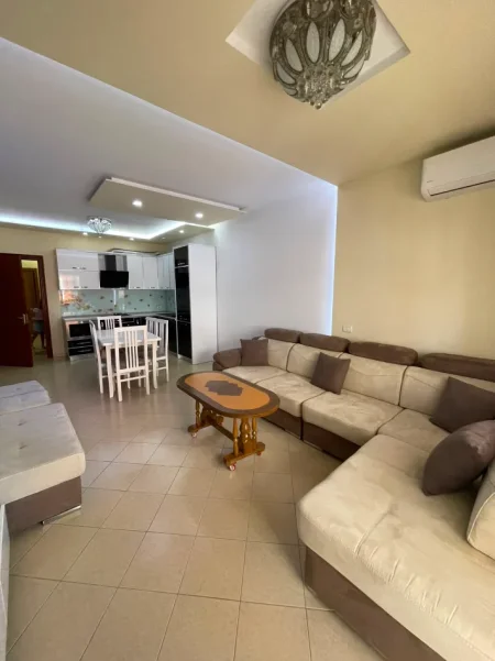 Tirane, jepet me qera apartament 2+1+Ballkon Kati 4, 120 m² 550 € (Astir, pranë Kompleksit Vila L)