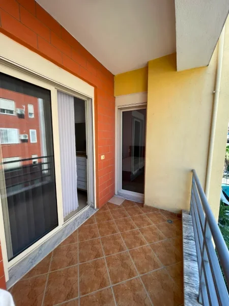 Tirane, jepet me qera apartament 2+1+Ballkon Kati 4, 120 m² 550 € (Astir, pranë Kompleksit Vila L)
