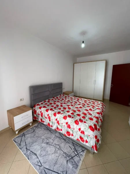 Tirane, jepet me qera apartament 2+1+Ballkon Kati 4, 120 m² 550 € (Astir, pranë Kompleksit Vila L)
