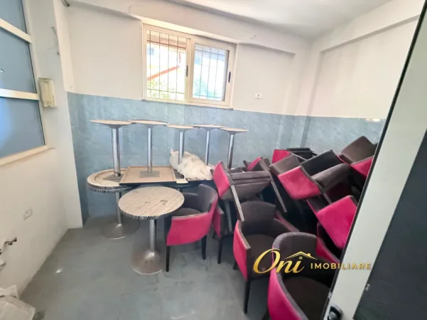 Tirane, jepet me qera dyqan Kati 0, 180 m² 1.300 € (JORDAN MISJA)