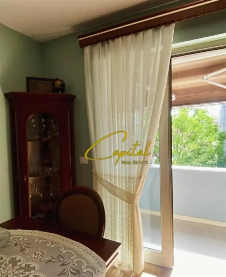 Tirane, jepet me qera apartament 2+1 Kati 4, 100 m² 800 € (RRUGA E KAVAJES)