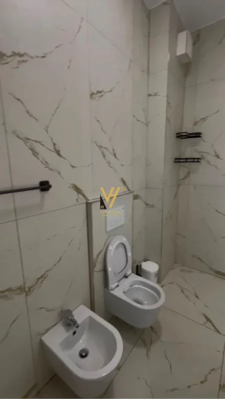 Tirane, jepet me qera apartament 1+1+Ballkon Kati 2, 79 m² 620 € (SAUK)