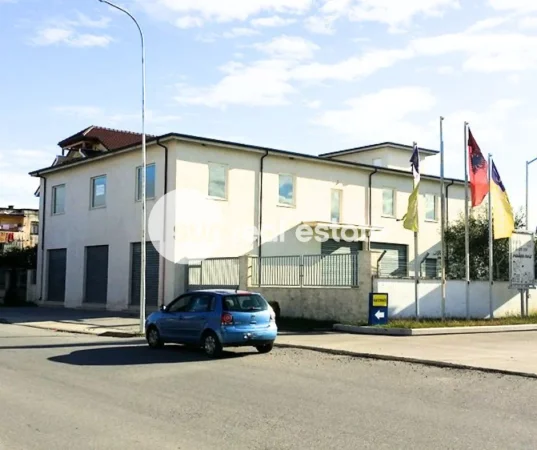 Shkoder, jepet me qera aktivitet biznesi Kati 0, 1.700 m² 2.000 € (ZONA INDUSTRIALE)