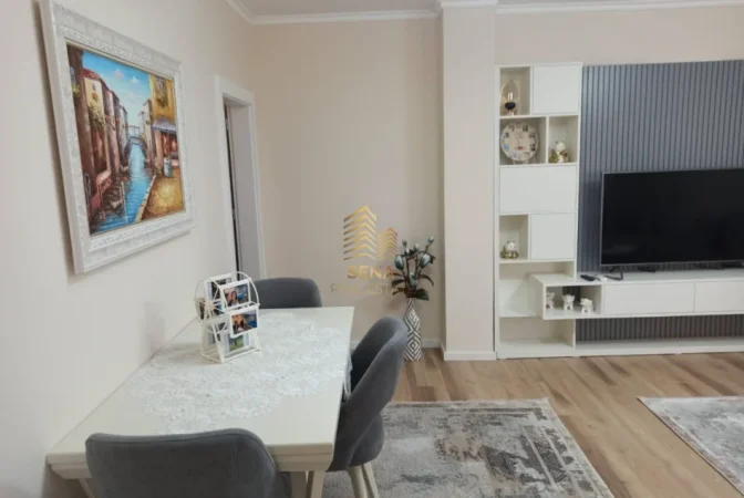 Tirane, jepet me qera apartament 1+1+Ballkon Kati 9, 65 m² 400 € (Porcelan)