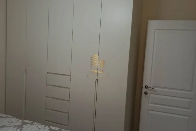 Tirane, jepet me qera apartament 1+1+Ballkon Kati 9, 65 m² 400 € (Porcelan)