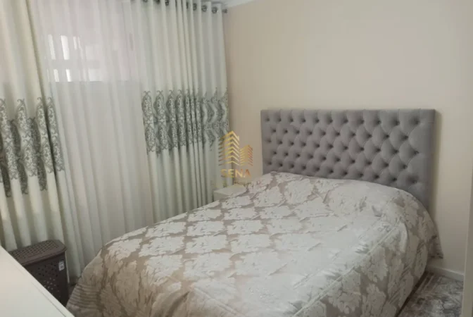 Tirane, jepet me qera apartament 1+1+Ballkon Kati 9, 65 m² 400 € (Porcelan)