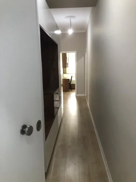 Tirane, jepet me qera apartament 2+1+Ballkon Kati 6, (Rr. Pasho Hysa, Ali Dem, Tirane)