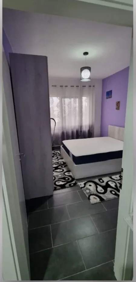 jepet me qera apartament 1+1+Ballkon Kati 4, 60 m² 350 € (Fresk, Rruga e Teleferikut)