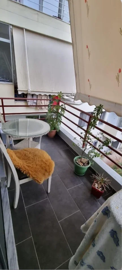 jepet me qera apartament 1+1+Ballkon Kati 4, 60 m² 350 € (Fresk, Rruga e Teleferikut)