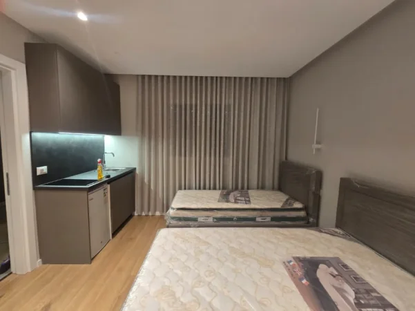 Tirane, jepet me qera garsonier 1+1 Kati 4, 25 m² 400 € (RRUGA BARDHYL)