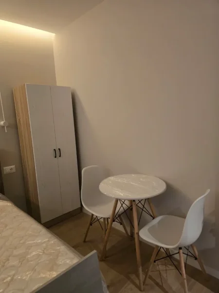 Tirane, jepet me qera garsonier 1+1 Kati 4, 25 m² 400 € (RRUGA BARDHYL)