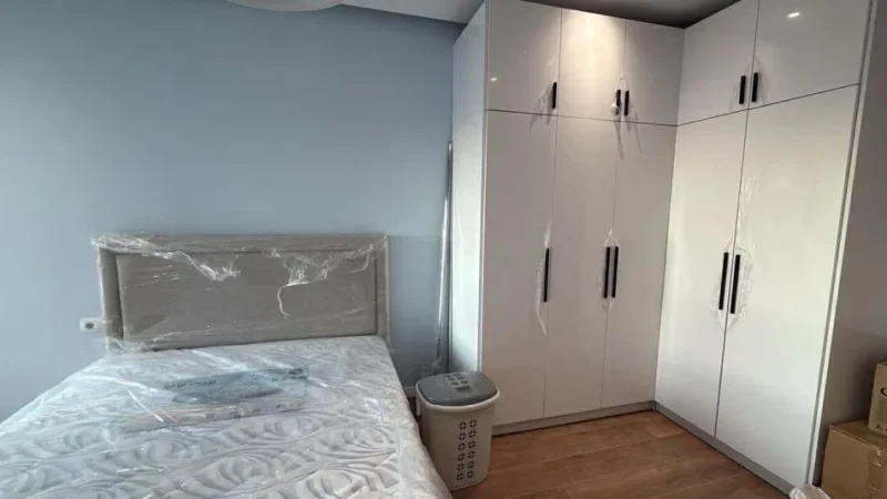 Tirane, jepet me qera apartament 1+1 Kati 5, 70 m² 650 € (Sheshi Karl Topia)